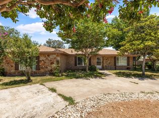2615 W Highland Dr, Granbury, TX 76049