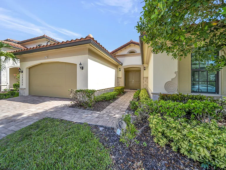 12055 Lake Trail Ln — Photo 5