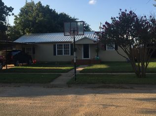 1206 SE 3rd St, Knox City, TX 79529