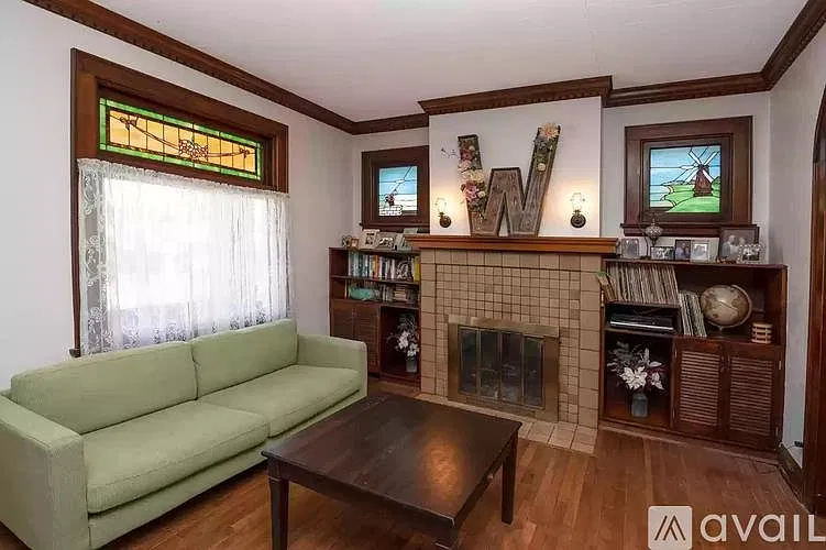 3 bed, 2.0 bath, 2100 sqft, $1,995 — Photo 4