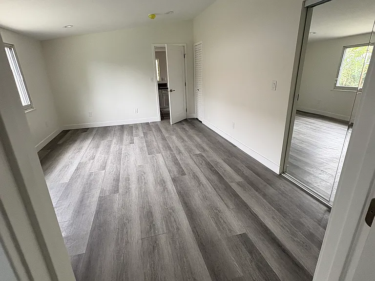506 W Hillcrest Blvd #2 — Photo 6