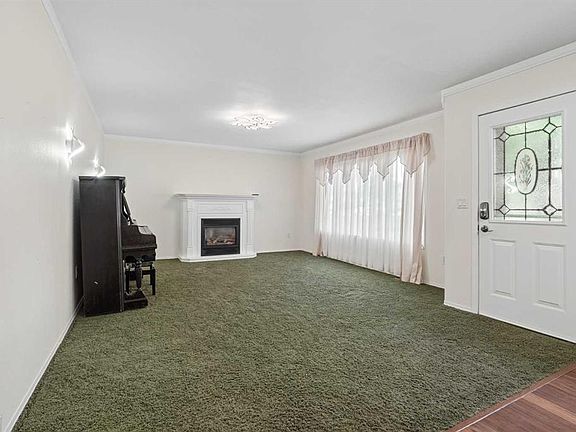 3rd image of 40 N 200th St E