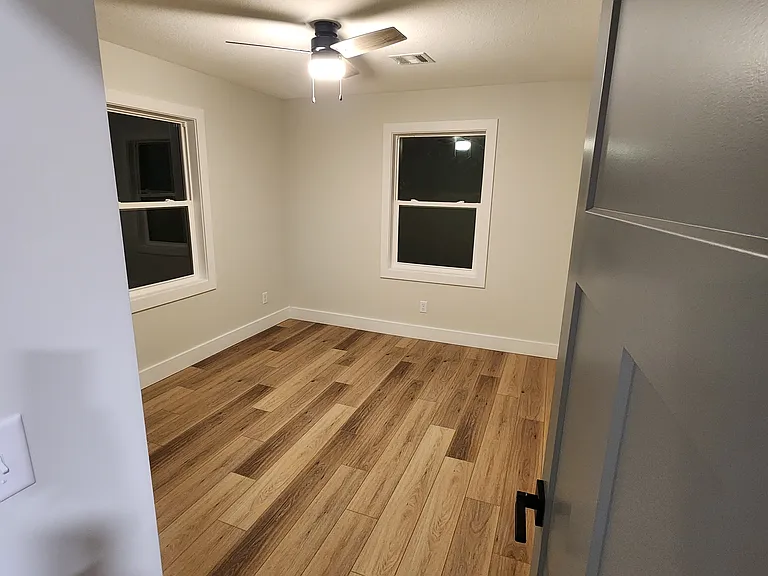 4406 E Central Ave — Photo 5
