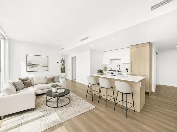 901 Lougheed Hwy #1506, Coquitlam, BC V3K 3T3