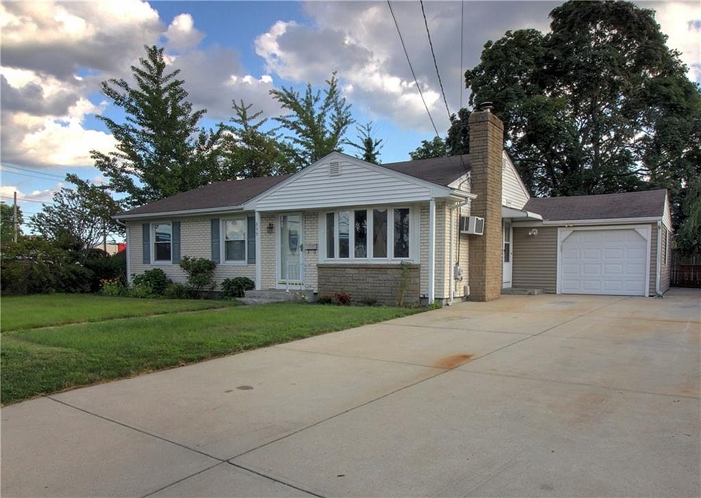 899 Roger Williams Ave, Rumford, RI 02916 Zillow