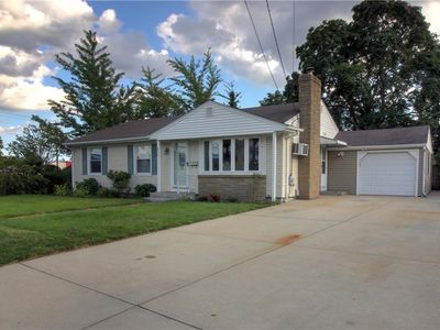 899 Roger Williams Ave, Rumford, RI, 02916
