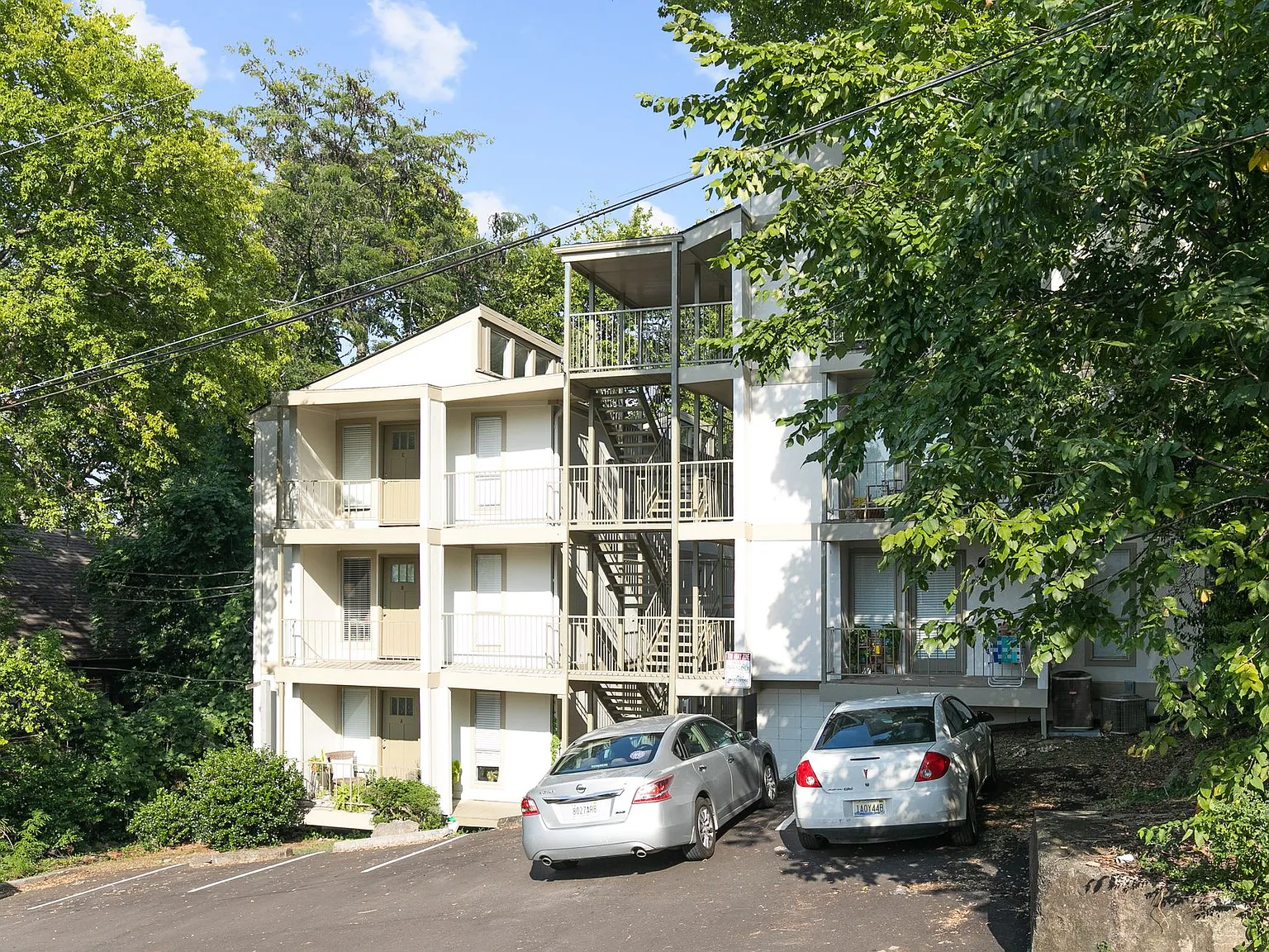Caribou Apartments — Photo 2