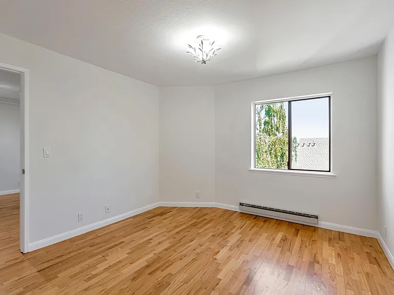 320 Peninsula Ave #413 — Photo 7