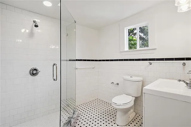 734 Alvar St — Photo 8