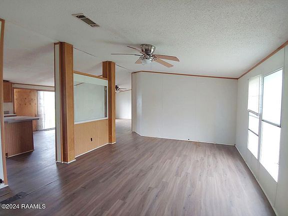 2nd image of 1066 Poydras Pl