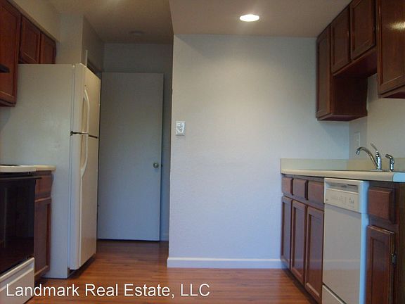 3rd image of 1360 Firefly Cir