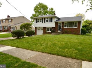119 Ashbrook Rd, Cherry Hill, NJ 08034