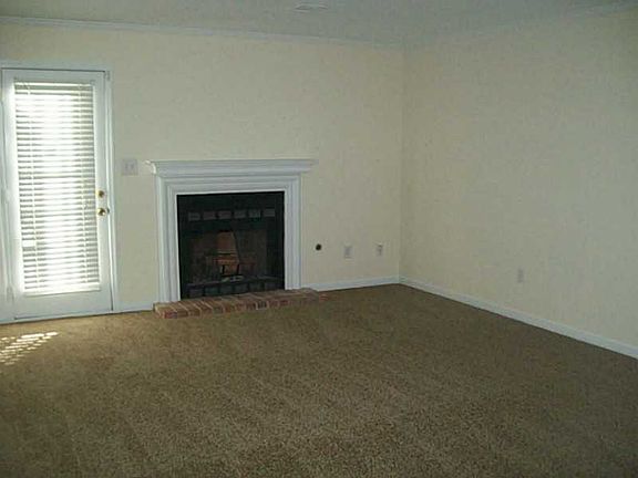 4th image of 2961 Heritage Villas Dr