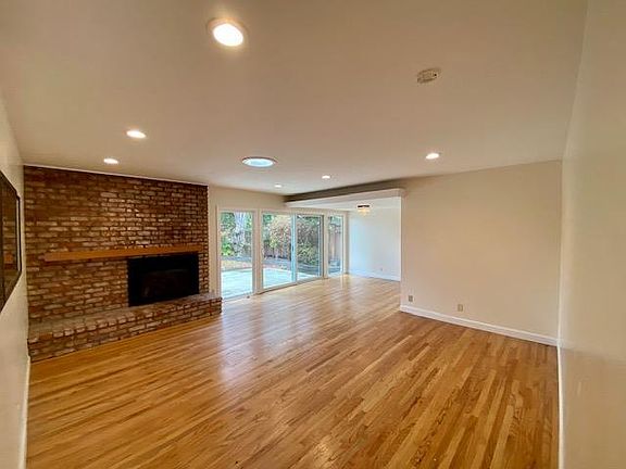 2nd image of 3121 Mauricia Ave