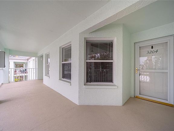 4th image of 5725 Greenwood Ave #3-204