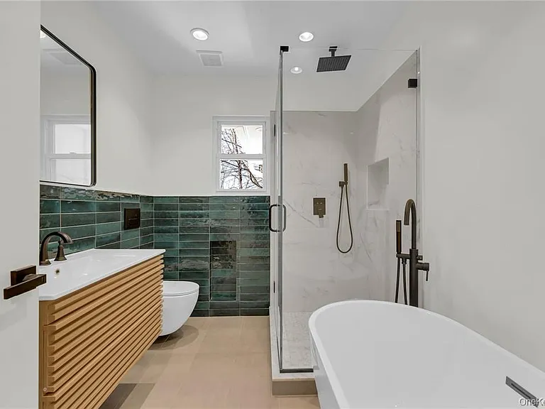225 Hilltop St — Photo 18