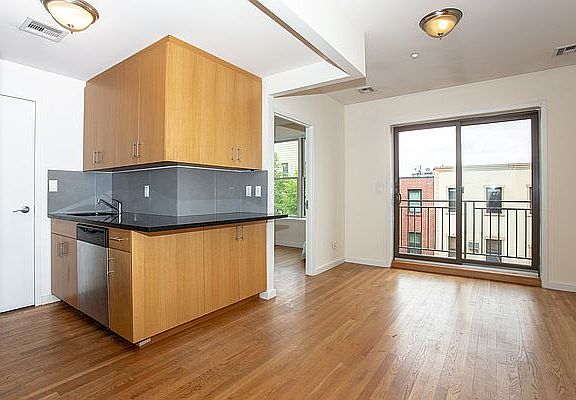 2nd image of 261 Eckford St #2F
