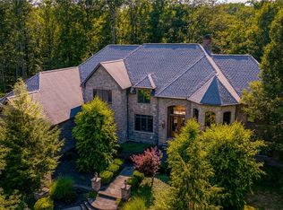 158 Highland Mist Cir, Hinckley, OH 44233
