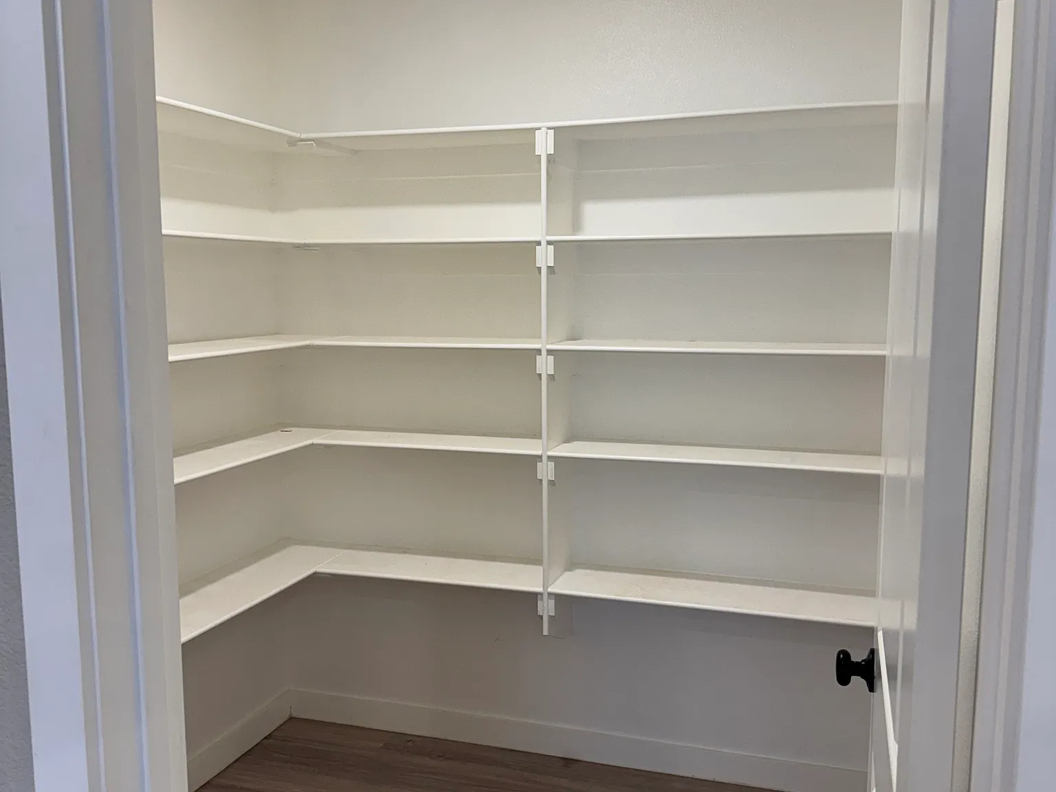 4 bed, 2273 sqft, $3,100 — Photo 4