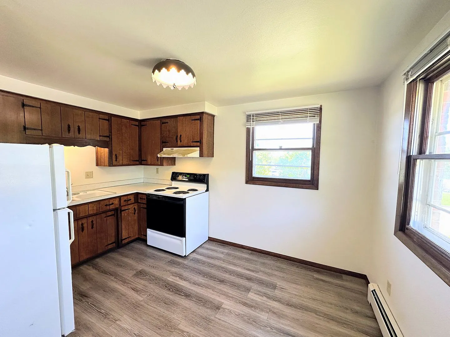 1240 Ponderosa Ave — Photo 4