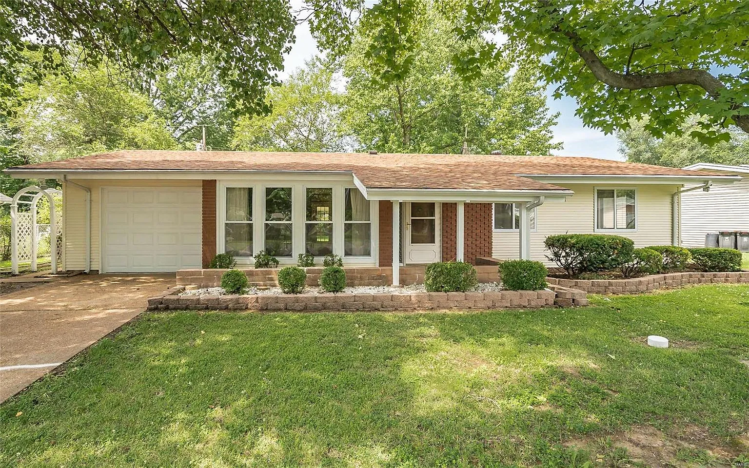 700 Caspian Ln photo 1