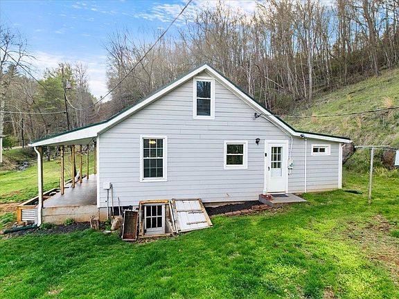 5th image of 2638 Castleton Rd