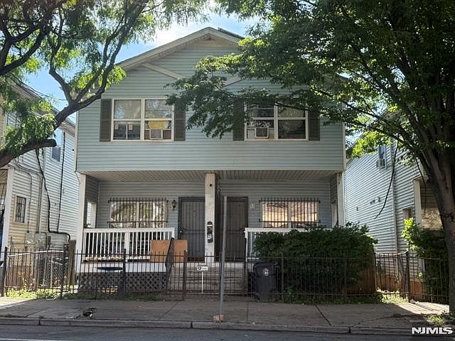 1st image of 290 Bergen St