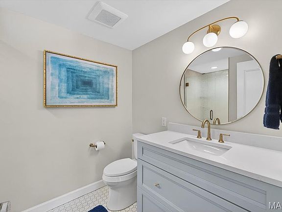 20th image of 10 Vouga Ln