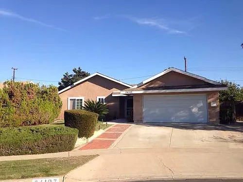 24102 La Rosa Dr Photo 1