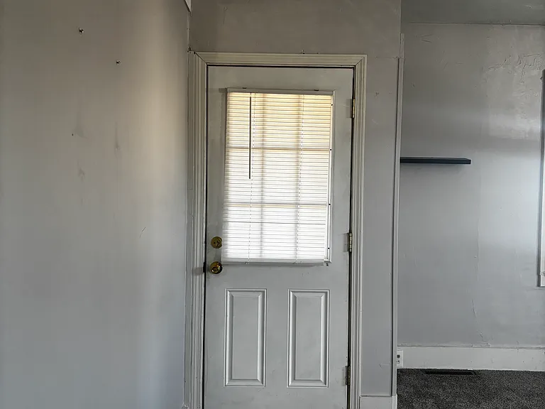 131 S Lincoln Ave #A — Photo 2