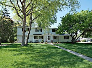 5229 Duggan Plz, Edina, MN 55439