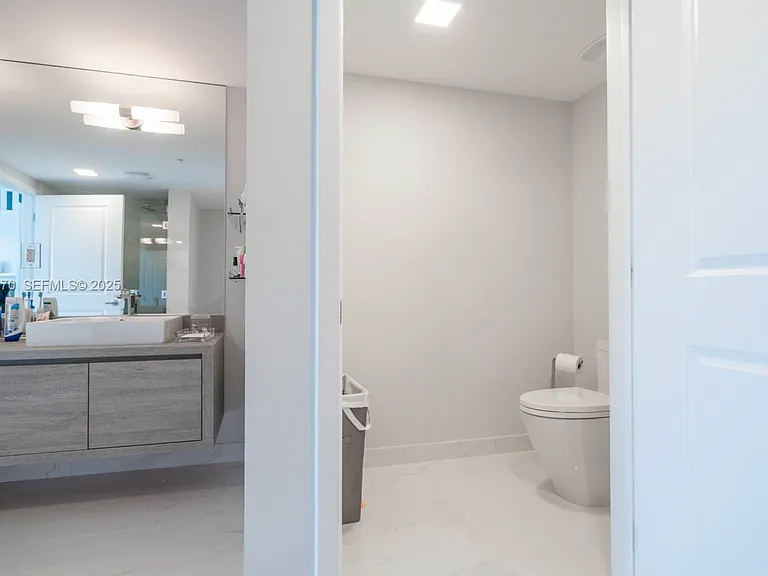 400 Sunny Isles Blvd #1402 — Photo 1