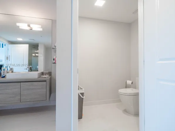 400 Sunny Isles Blvd, Sunny Isles Beach, FL