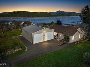 955 SE River View Ln, Waldport, OR