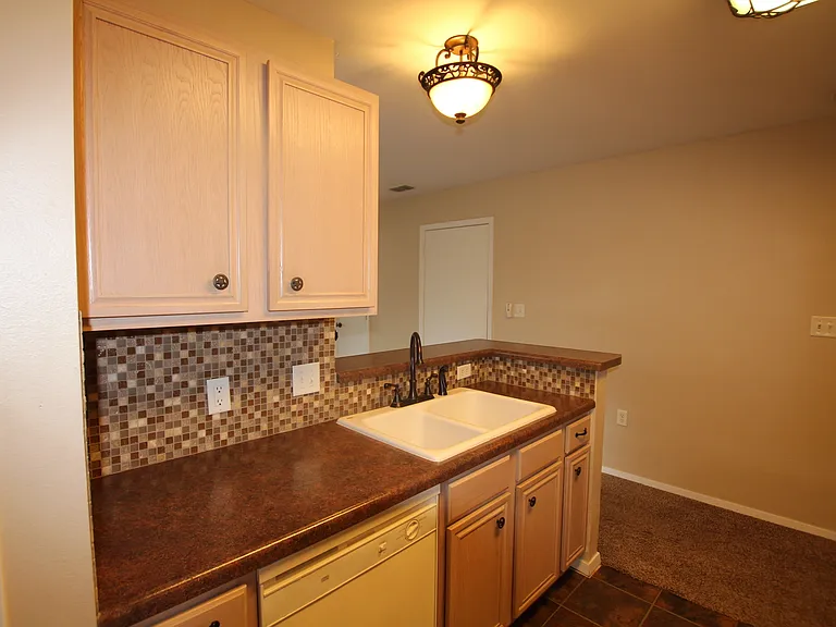 211 Willowbrook Ln — Photo 11
