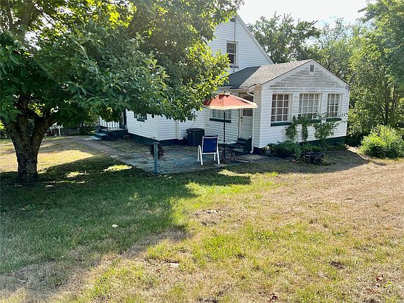 2nd image of 606 N Mine St