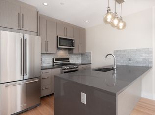 209 Kent St #3A, Brooklyn, NY 11222