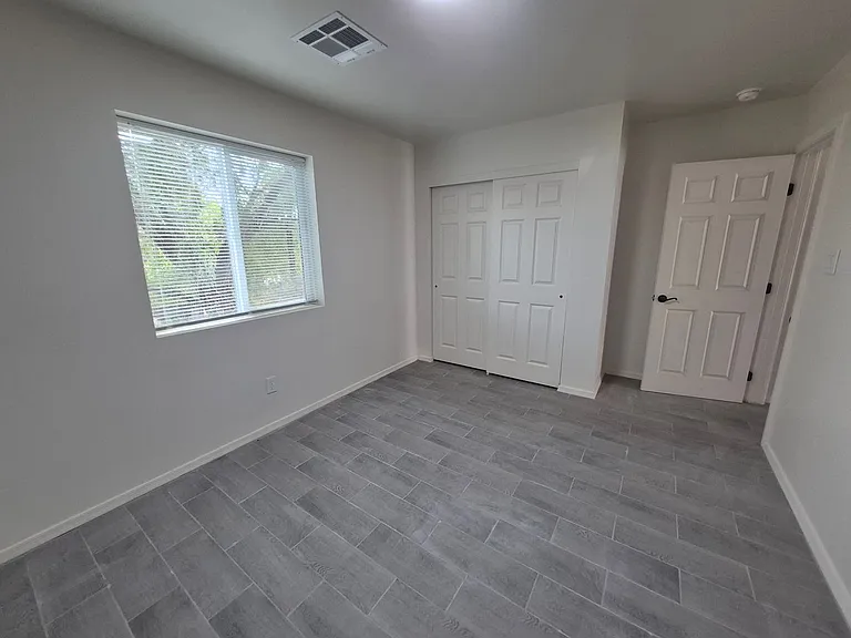 253 S 17th Ave — Photo 25