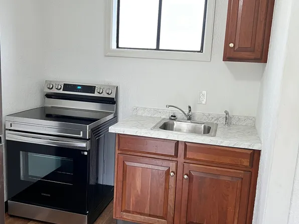 268 Post Rd, Falls Mills, VA 24613