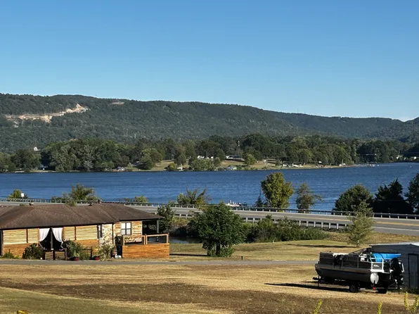 115 Lakeshore Dr, Jasper, TN 37347