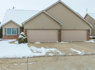 1642 Frontier Dr, Normal, IL 61761