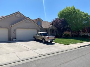 720 E Lost Ridge Dr, Washington, UT 84780
