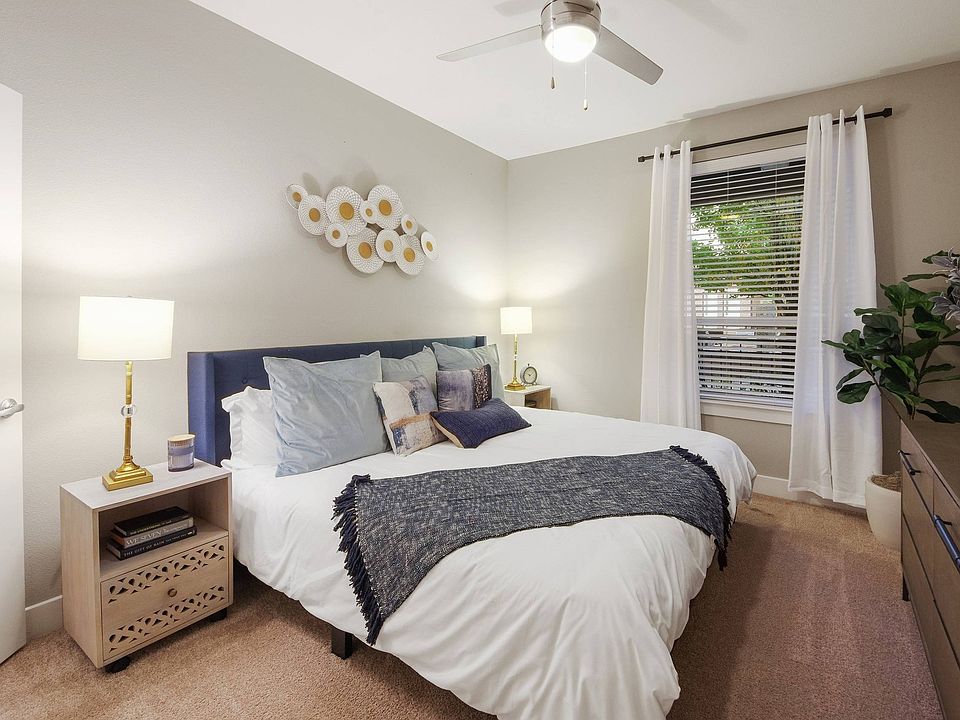 RiverfrontPark_interior_bedroom (2)