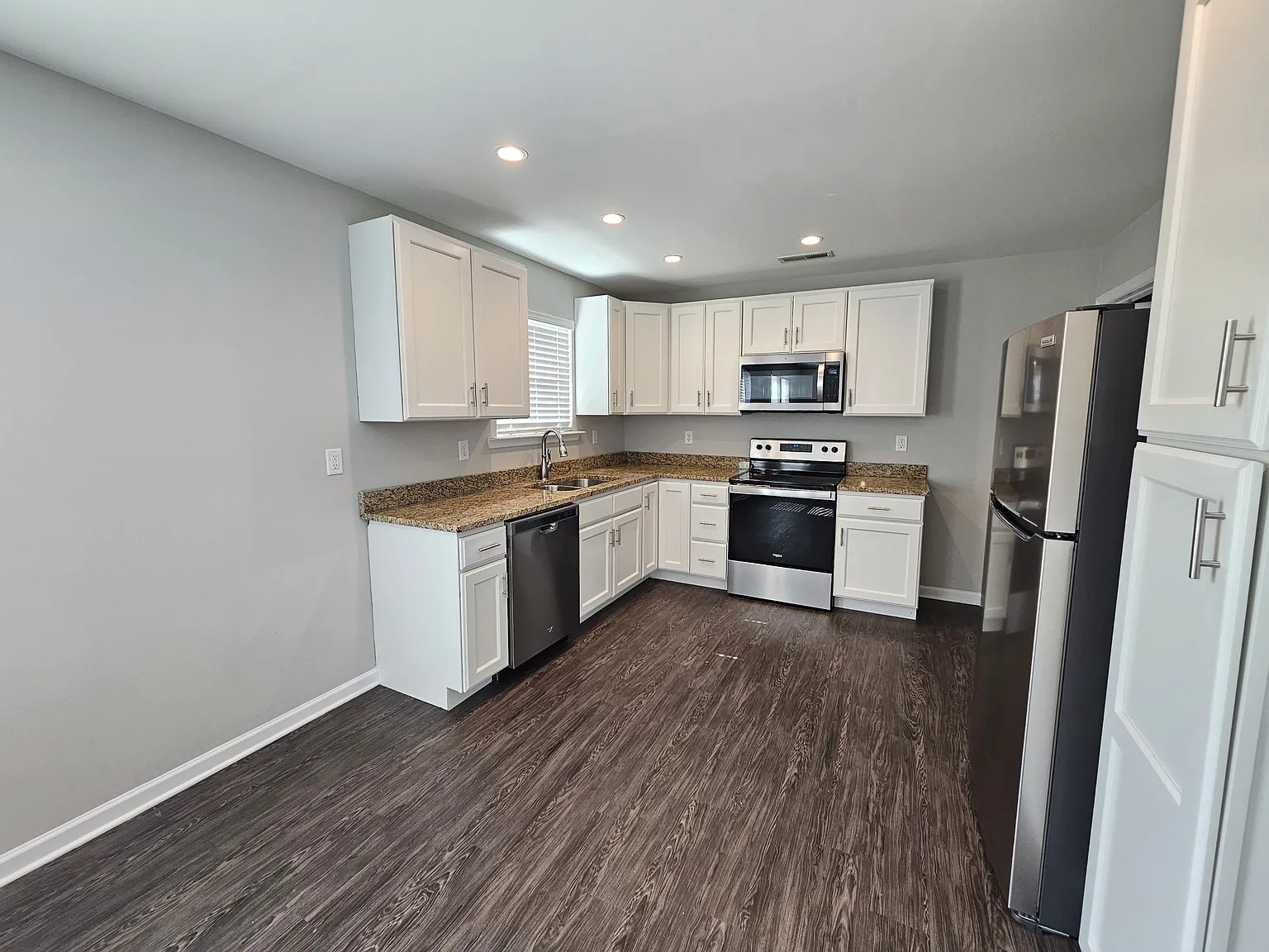316 Chestnut Street - B — Photo 2