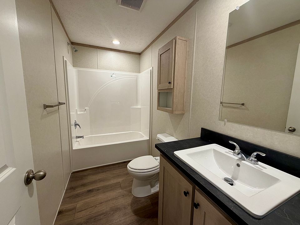 25196 Nuway Ave #124, photo 7