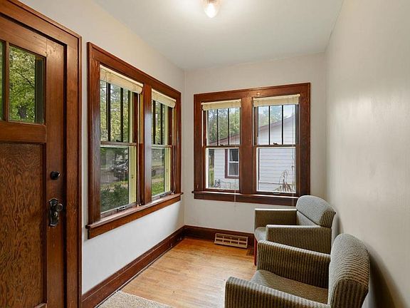 3rd image of 3645 40th Ave S