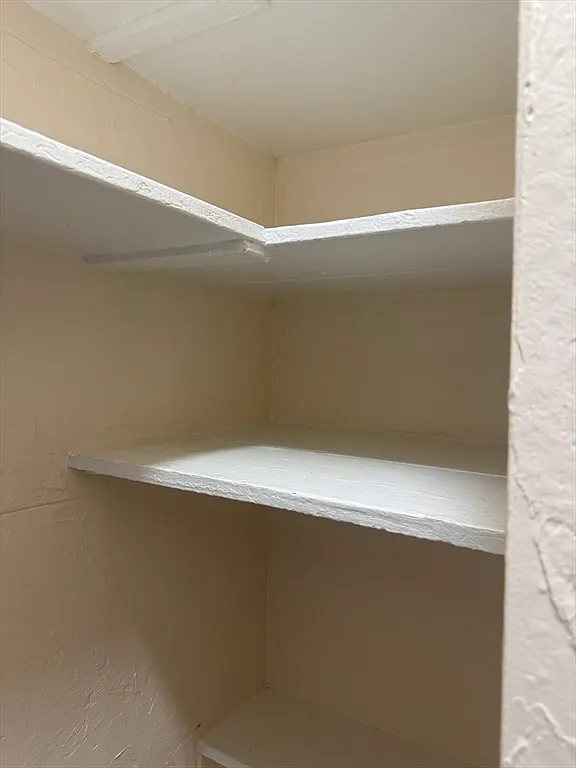 1 bed, 1.0 bath, 1000 sqft, $2,150 — Photo 3