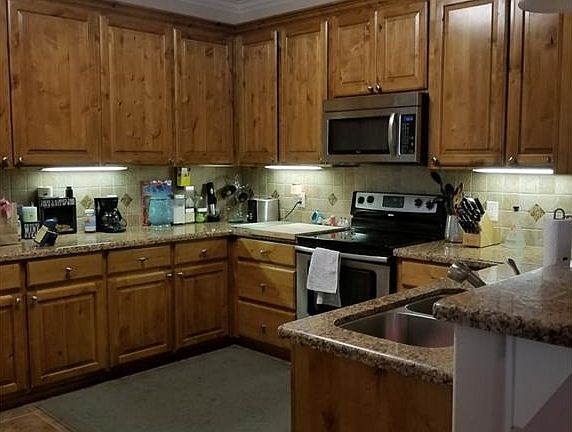 5th image of 3812 Blackhawk Ln