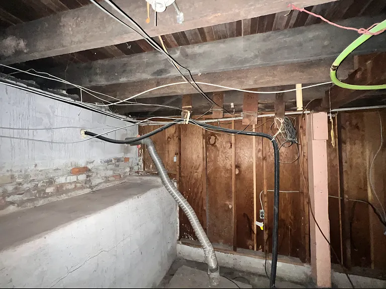 1258 E Division St — Photo 11