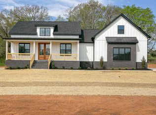 4066 Pyles Rd, Chapel Hill, TN 37034